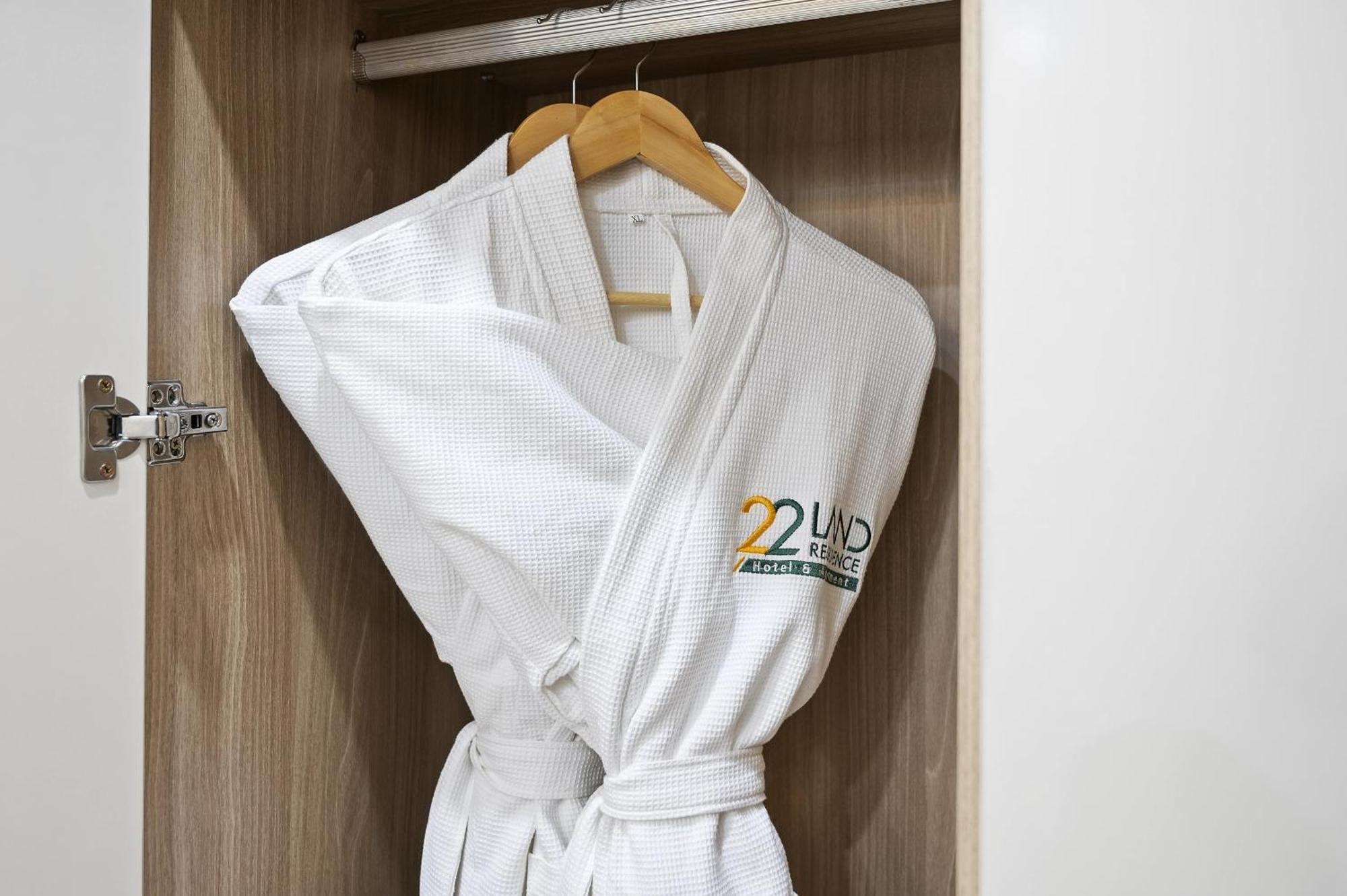 22Land Cosmos Hotel Hanoi Zewnętrze zdjęcie